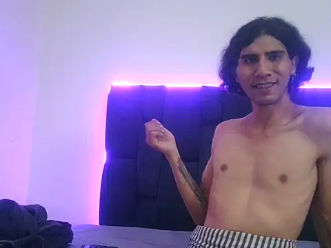 Snapshot of Alex_rose777 chatting on April 2026 04:07:02 AM Alex rose777 online show from April 2026 04:07:02 AM