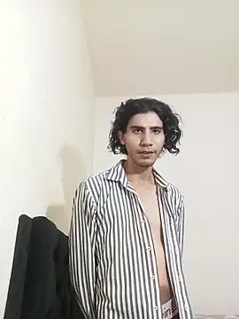 Snapshot of Alex_rose777 chatting on April 2026 09:21:02 PM Alex rose777 online show from April 2026 09:21:02 PM