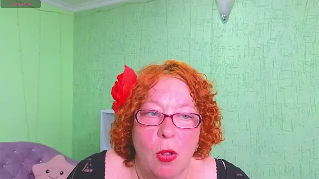 Snapshot of Fara_Flutte chatting on June 2026 12:58:02 PM Fara Flutte online show from June 2026 12:58:02 PM