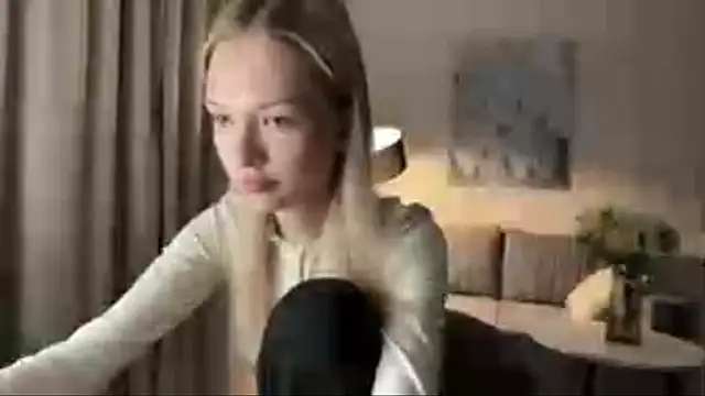 EvelineMolima online show from April 2026 06:08:02 PM