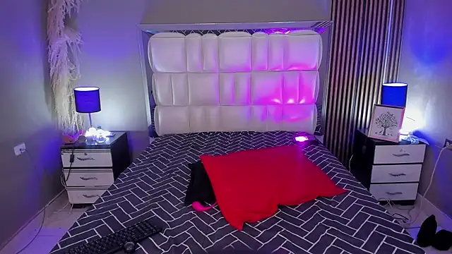 Snapshot of ROSELEI_ chatting on April 2026 01:03:01 PM ROSELEI online show from April 2026 01:03:01 PM