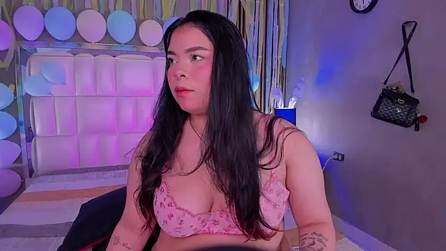 Snapshot of ROSELEI_ chatting on April 2026 12:18:02 PM ROSELEI online show from April 2026 12:18:02 PM