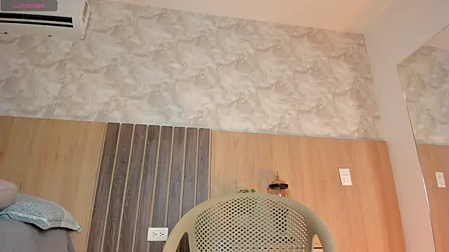 LiriaSweetie online show from April 2026 09:39:33 PM