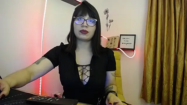 Isis dark online show from April 2026 08:21:01 PM