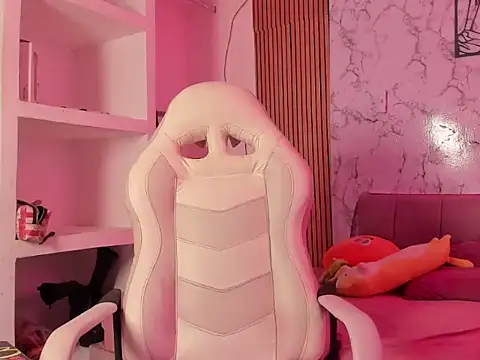 Luna belvet online show from April 2026 02:55:01 PM