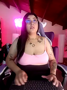 CherryRosexxx online show from April 2026 06:47:01 PM