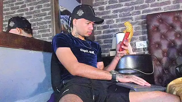 Daniel huge22 online show from June 2026 04:01:01 PM