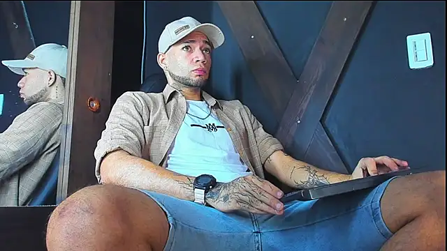Snapshot of Daniel_huge22 chatting on April 2026 01:45:02 PM Daniel huge22 online show from April 2026 01:45:02 PM