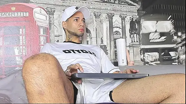 Daniel huge22 online show from April 2026 01:06:02 PM