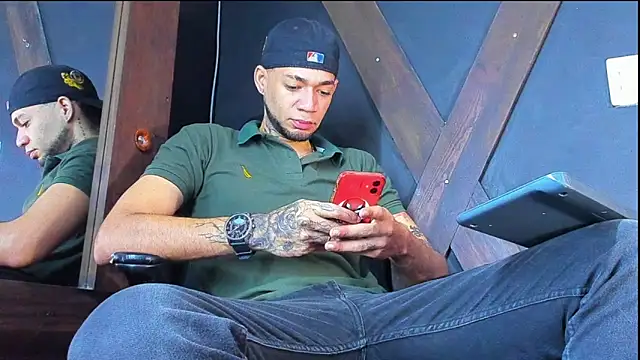 Snapshot of Daniel_huge22 chatting on May 2026 01:48:02 PM Daniel huge22 online show from May 2026 01:48:02 PM