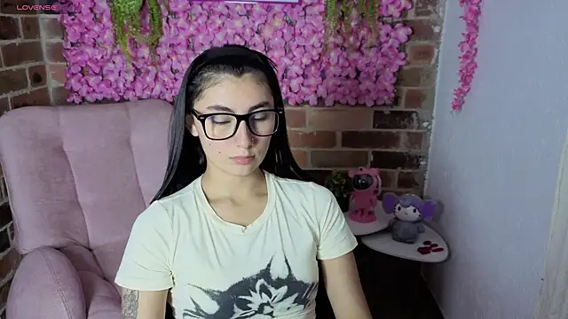 darknesscosplayer56 online show from April 2026 10:27:02 PM