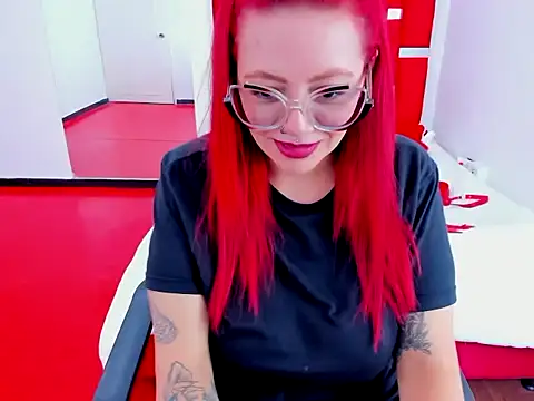 Snapshot of scarlett_red_1 chatting on April 2026 09:39:33 PM scarlett red 1 online show from April 2026 09:39:33 PM