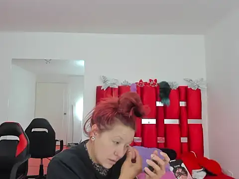 Snapshot of scarlett_red_1 chatting on May 2026 03:40:01 PM scarlett red 1 online show from May 2026 03:40:01 PM