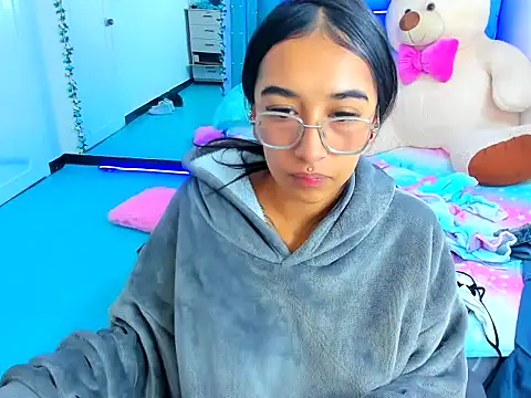 Snapshot of valery_taylor_1 chatting on April 2026 07:18:01 PM valery taylor 1 online show from April 2026 07:18:01 PM