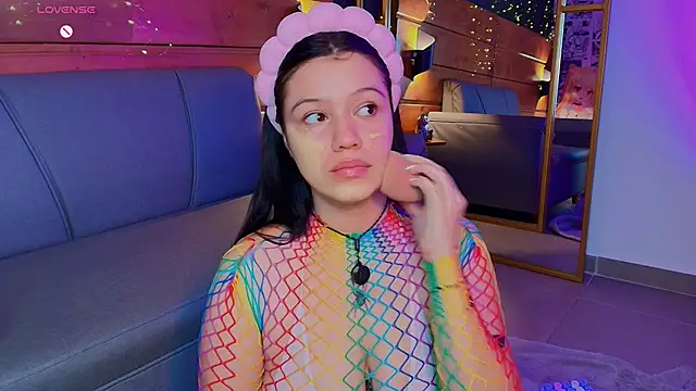 aria bloomer online show from April 2026 08:10:01 PM