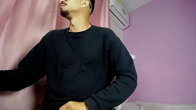 Amir guy  online show from May 2026 01:04:01 PM