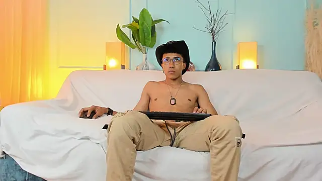 Kall Ell  online show from April 2026 03:55:01 AM