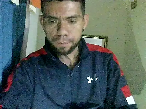 Snapshot of thomas2wood chatting on May 2026 12:19:02 AM thomas2wood online show from May 2026 12:19:02 AM