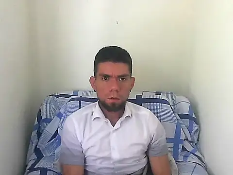 Snapshot of thomas2wood chatting on June 2026 08:52:01 PM thomas2wood online show from June 2026 08:52:01 PM