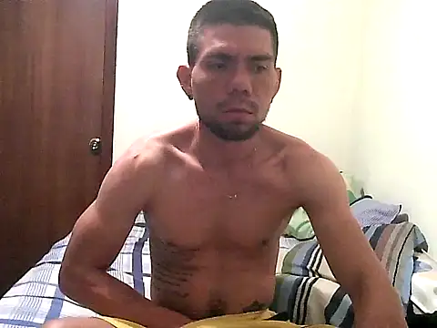 Snapshot of thomas2wood chatting on April 2026 03:11:01 AM thomas2wood online show from April 2026 03:11:01 AM
