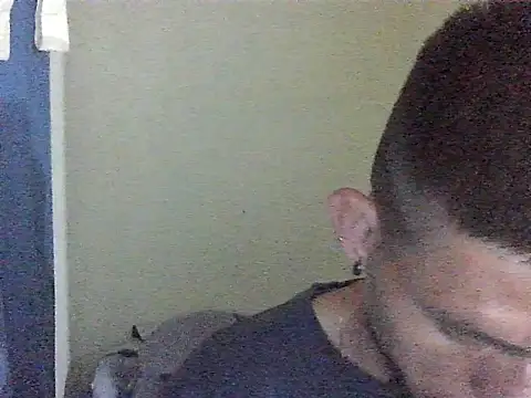 Snapshot of thomas2wood chatting on May 2026 02:33:02 AM thomas2wood online show from May 2026 02:33:02 AM