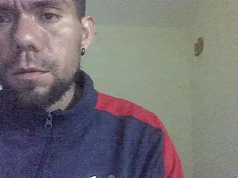 Snapshot of thomas2wood chatting on May 2026 11:49:02 PM thomas2wood online show from May 2026 11:49:02 PM