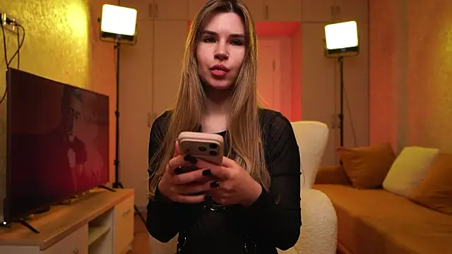 Justana online show from May 2026 05:52:01 PM
