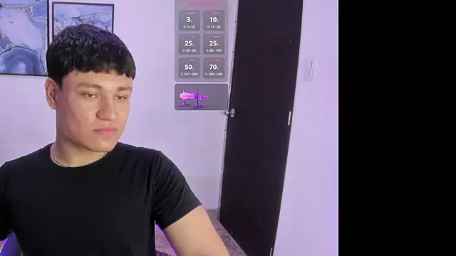 Snapshot of FemNoah chatting on April 2026 08:37:02 PM FemNoah online show from April 2026 08:37:02 PM