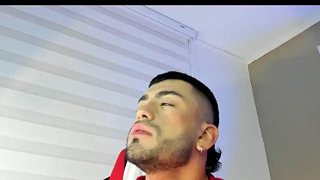 Snapshot of Alexander_Diazz chatting on April 2026 12:23:01 PM Alexander Diazz online show from April 2026 12:23:01 PM
