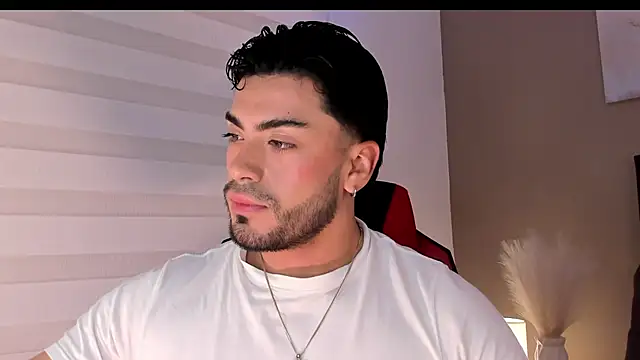 Snapshot of Alexander_Diazz chatting on April 2026 01:12:02 PM Alexander Diazz online show from April 2026 01:12:02 PM