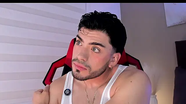 Snapshot of Alexander_Diazz chatting on April 2026 01:59:01 PM Alexander Diazz online show from April 2026 01:59:01 PM