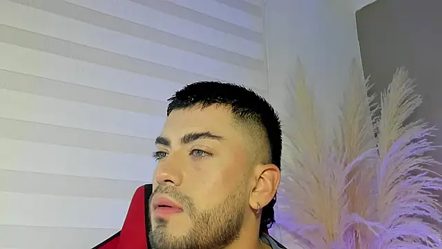 Snapshot of Alexander_Diazz chatting on May 2026 12:46:02 PM Alexander Diazz online show from May 2026 12:46:02 PM