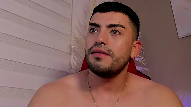 Snapshot of Alexander_Diazz chatting on May 2026 12:20:02 AM Alexander Diazz online show from May 2026 12:20:02 AM