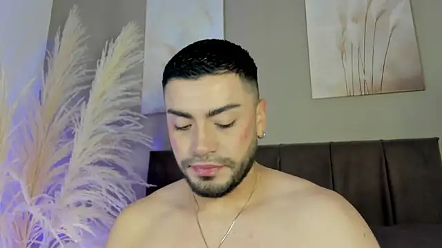 Snapshot of Alexander_Diazz chatting on May 2026 12:44:01 PM Alexander Diazz online show from May 2026 12:44:01 PM
