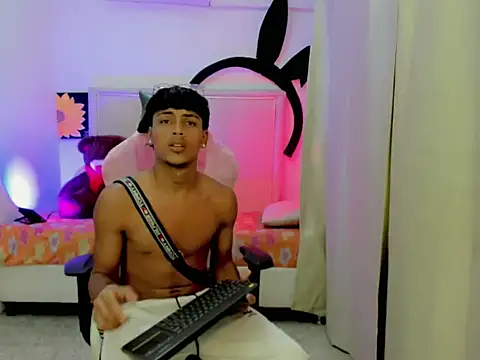 Snapshot of Angel_foxc_ chatting on April 2026 03:12:01 AM Angel foxc online show from April 2026 03:12:01 AM