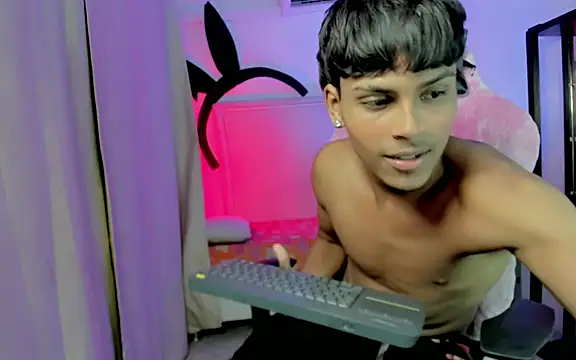 Snapshot of Angel_foxc_ chatting on April 2026 03:44:02 AM Angel foxc online show from April 2026 03:44:02 AM