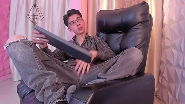 youn rider online show from April 2026 07:59:01 PM