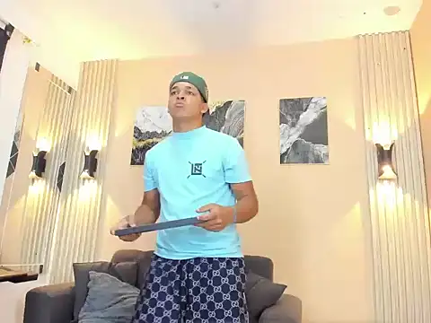 Snapshot of davisito_26 chatting on April 2026 09:49:01 PM davisito 26 online show from April 2026 09:49:01 PM