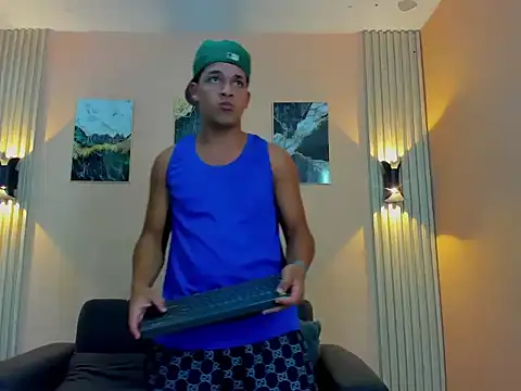 Snapshot of davisito_26 chatting on April 2026 04:05:02 AM davisito 26 online show from April 2026 04:05:02 AM