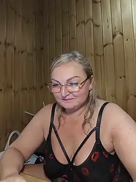 White-Chocolatte online show from May 2026 04:28:01 PM