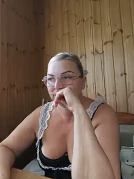 White-Chocolatte online show from June 2026 02:11:02 PM