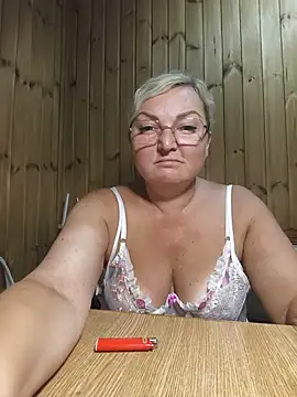White-Chocolatte online show from June 2026 06:58:02 PM