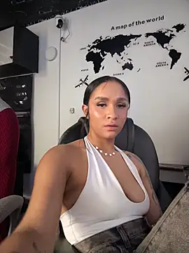 Sasha-firee online show from May 2026 06:09:01 PM