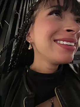 Sasha-firee online show from May 2026 07:23:01 PM