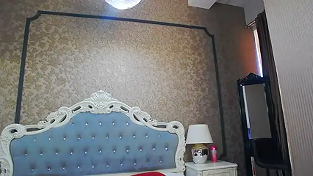 Snapshot of Ivy_Quin chatting on June 2026 04:32:02 AM Ivy Quin online show from June 2026 04:32:02 AM