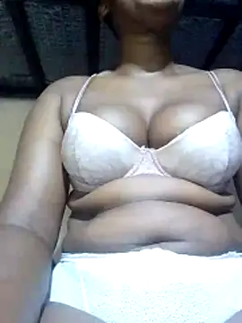 Moosgal04 online show from April 2026 09:34:01 AM