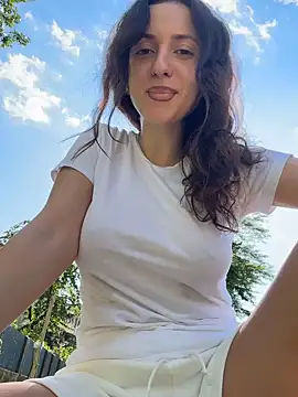 KarolDolly05 online show from June 2026 02:40:01 PM