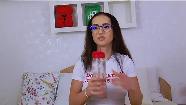 KarolDolly05 online show from April 2026 02:07:02 PM