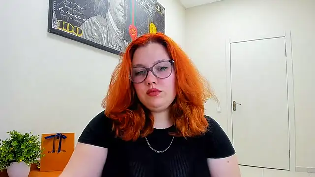 Snapshot of Aillia-Rous chatting on June 2026 06:32:02 AM Aillia-Rous online show from June 2026 06:32:02 AM