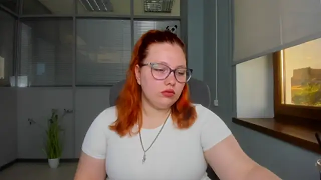 Snapshot of Aillia-Rous chatting on June 2026 06:30:02 AM Aillia-Rous online show from June 2026 06:30:02 AM